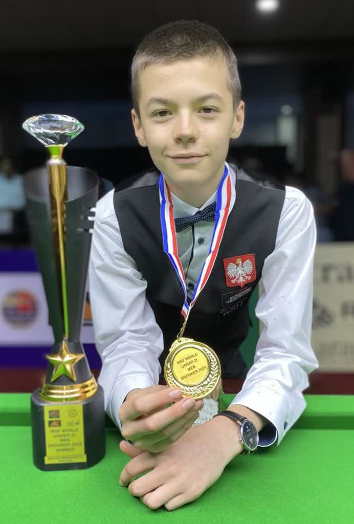 Od szlabanu na telewizję po mistrzostwo świata w snookerze! Jak zaczynał Michał Szubarczyk? 2 457499545_476757315327889_4848246381347619724_n.jpg