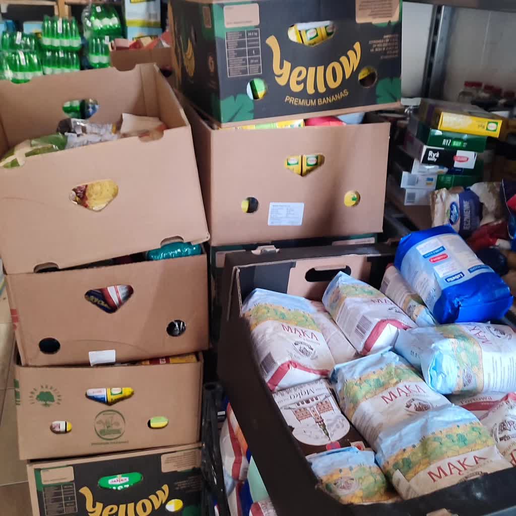 Bractwo zbierało dla potrzebujących. Setki kilogramów żywności dla Kuchni Brata Alberta 2 458280885_912748767551777_4926978636743768420_n.jpg