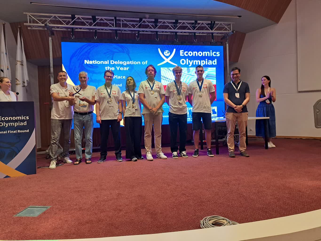 Pokonał setki uczestników. Lubelski licealista podwójnym medalistą międzynarodowej olimpiady 4 458330010_1073025031489738_5696669690887466888_n.jpg