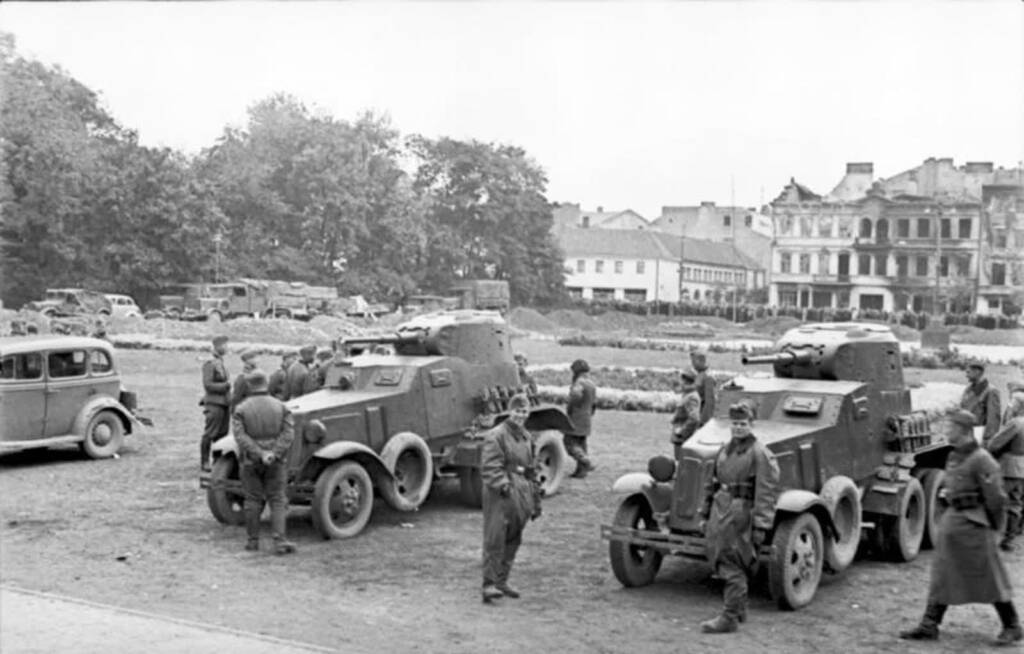 bundesarchiv bild 101i 013 0068 18a polen treffen deutscher und sowjetischer soldaten 2024 09 18 073856