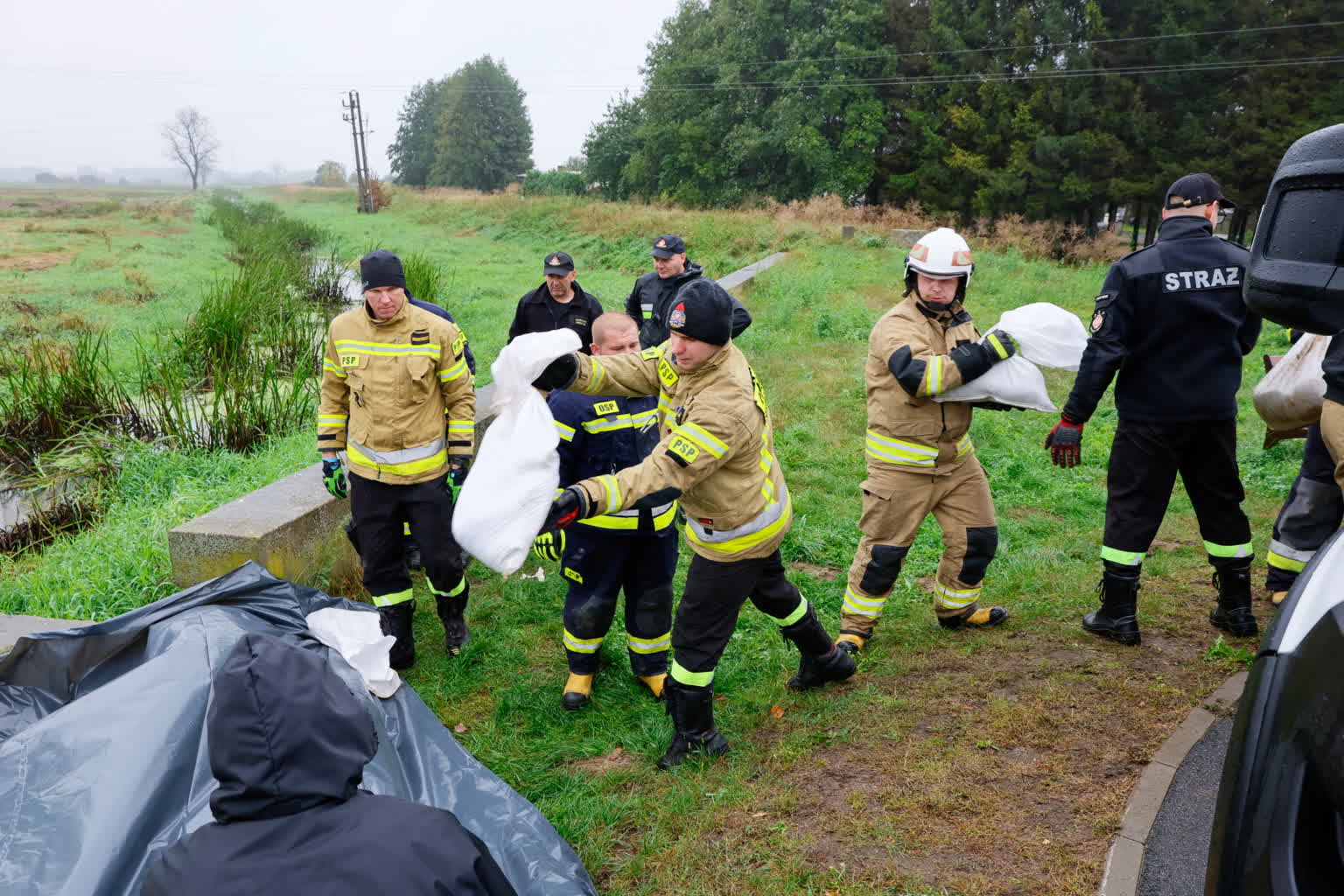 Ulewy w Polsce. Lubelscy strażacy gotowi do pomocy 2 mid-24913444.jpg