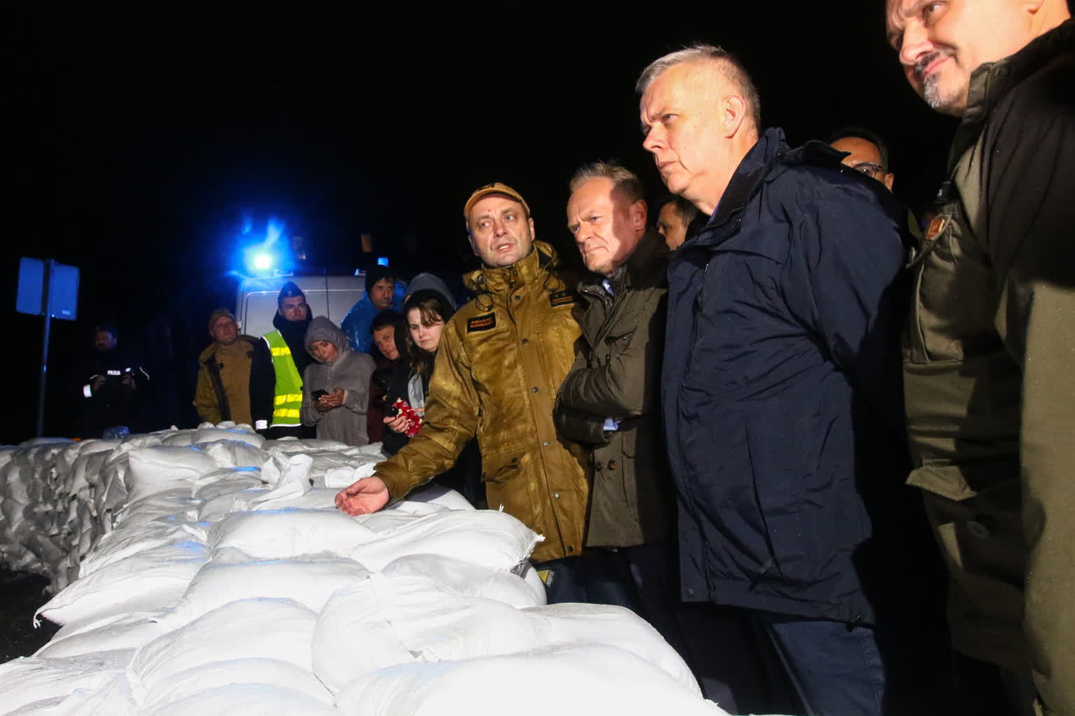 Premier: uruchomiona zostaje pomoc dla najbardziej poszkodowanych 3 mid-24914662.jpg