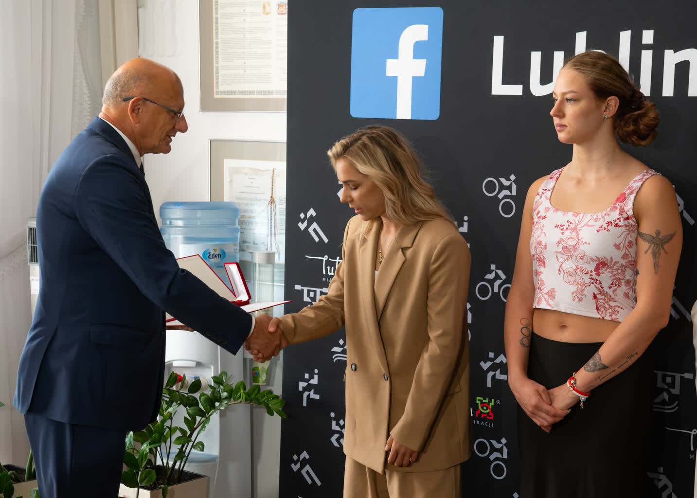 „Zawodnik nigdy nie jest sam”. Olimpijczycy nagrodzeni w lubelskim ratuszu 2 olimpijczycy10.jpg