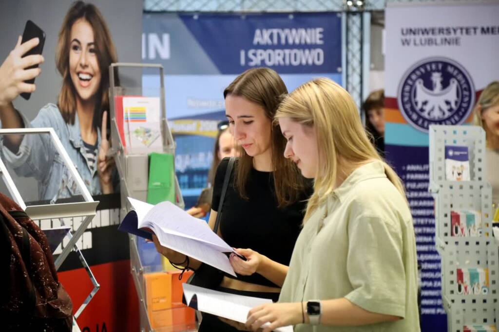 Oferta dla maturzystów. Uczelnie prezentują się na KUL-u 2 pm salon 090924 032 2024 09 09 152840 2024 09 10 085350