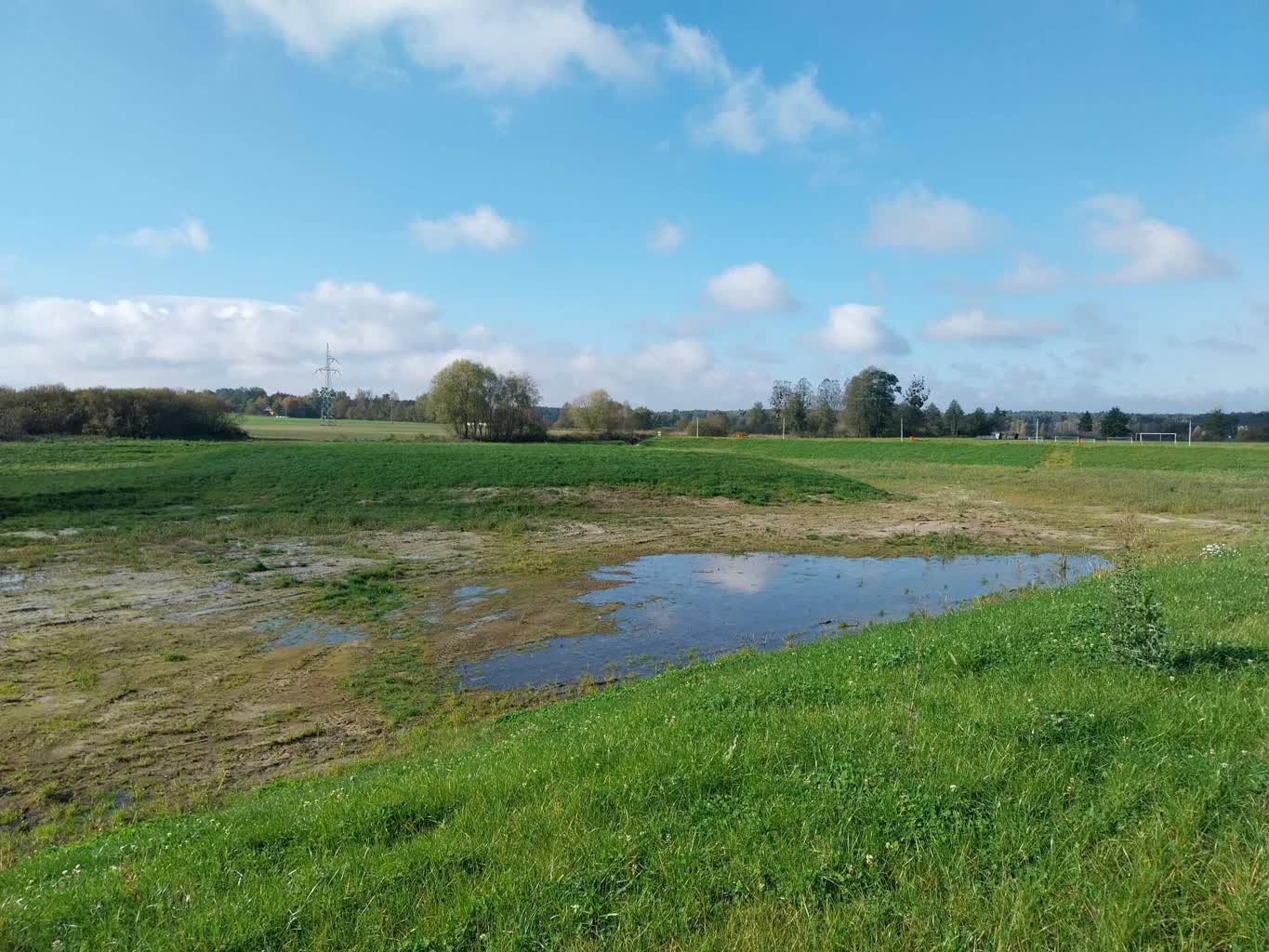 Jest wszystko oprócz... wody. Mieszkańcy czekają na powrót Wieprzowego Jeziorka 3 462562584_514757641474654_7217269047762747495_n.jpg