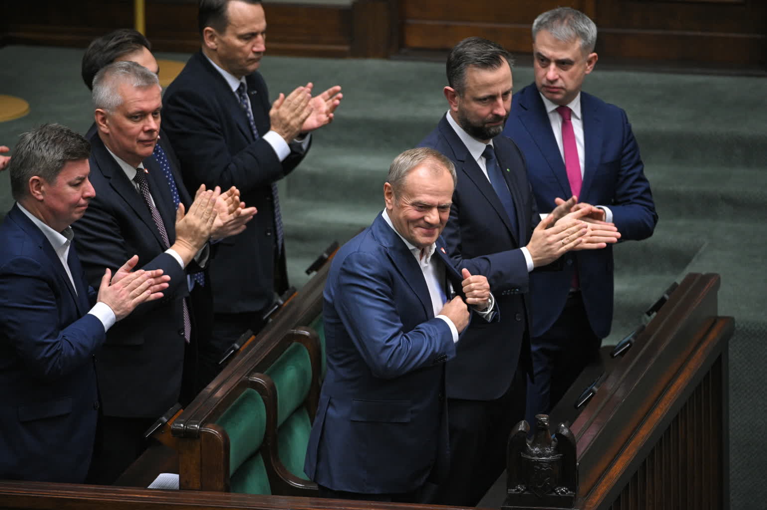 Premier: rok temu naród się zjednoczył i odsunął złą władzę. Posłowie PiS opuścili salę 2 mid-24a16150.jpg