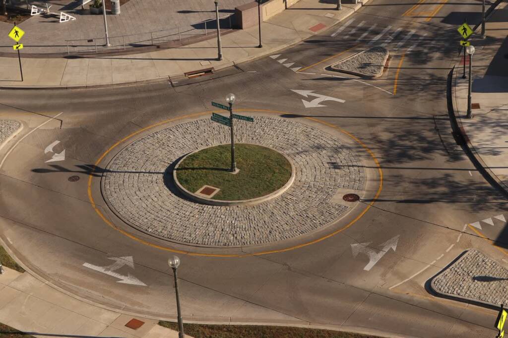 roundabout 3770663 1280 2024 10 22 221815