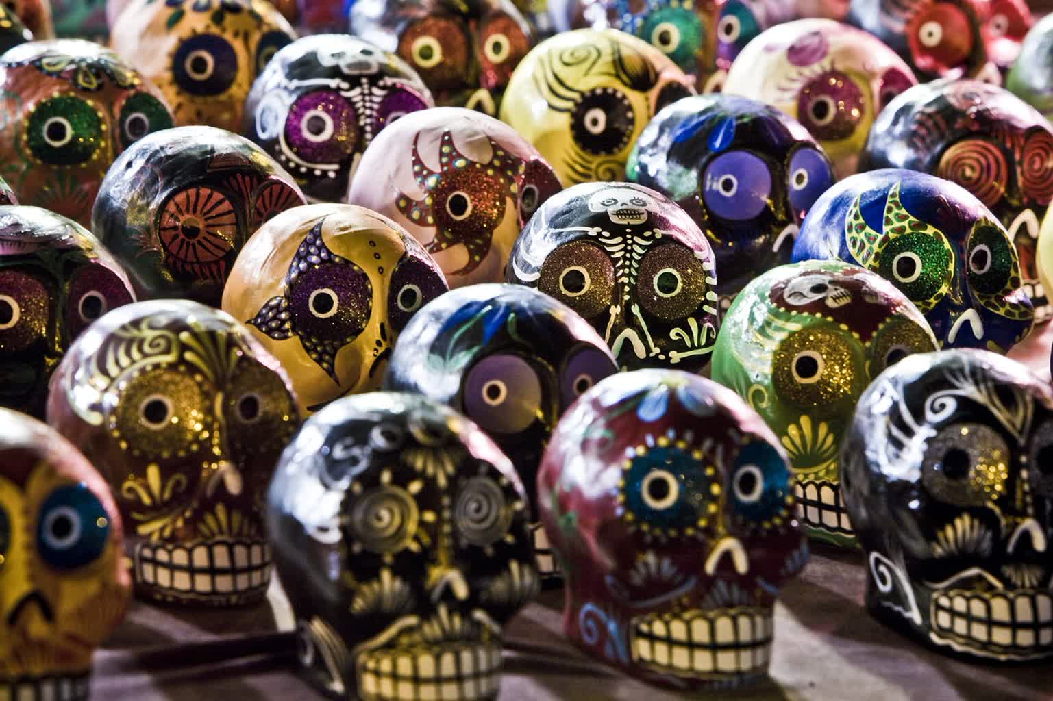 Halloween – święto zakupów i rozrywki o celtyckich korzeniach 2 sugar-skulls-254715_1280.jpg