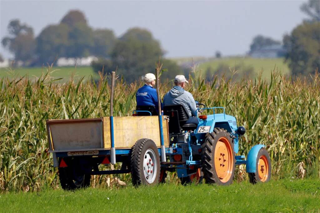 tractor 6608040 1280 2024 10 06 092006