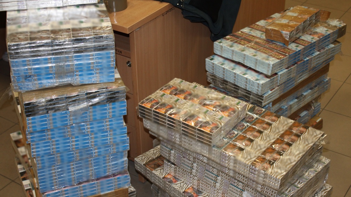 Ponad 266 tys. paczek nielegalnych papierosów zatrzymano na granicy w październiku 2 20241115_papierosy_październik (1).JPG