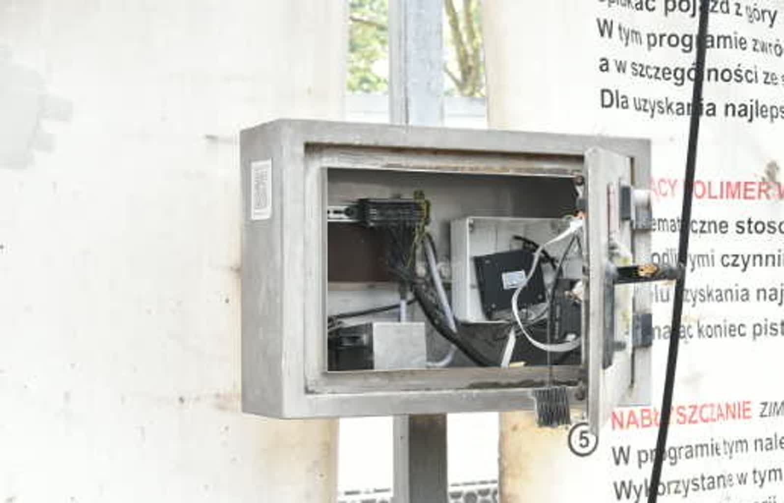 Włamywacz zatrzymany. Miał przy sobie narkotyki 2 348-253790.jpg