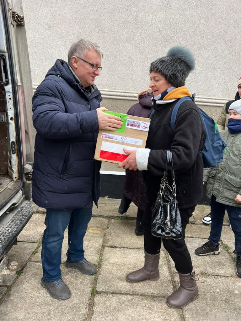 „Razem dla Rodaków ze Wschodu". Akcja puławskiego stowarzyszenia 2 421888049_762819659211912_154451238415074727_n.jpg