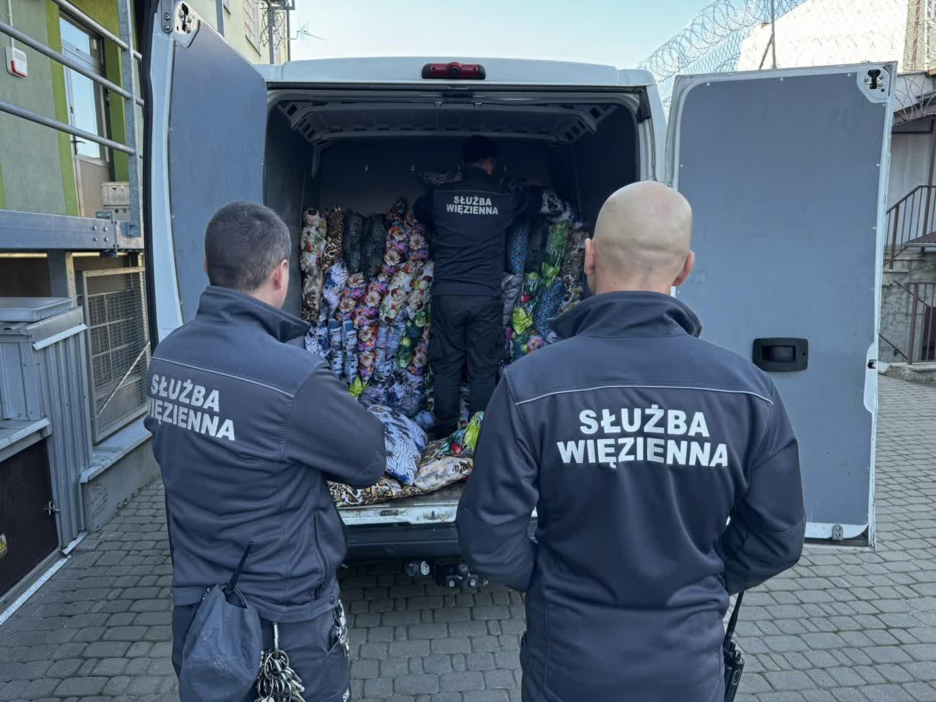 Skazani wspierają bezdomne koty 3 465671583_956514059844652_2420031850240203718_n.jpg