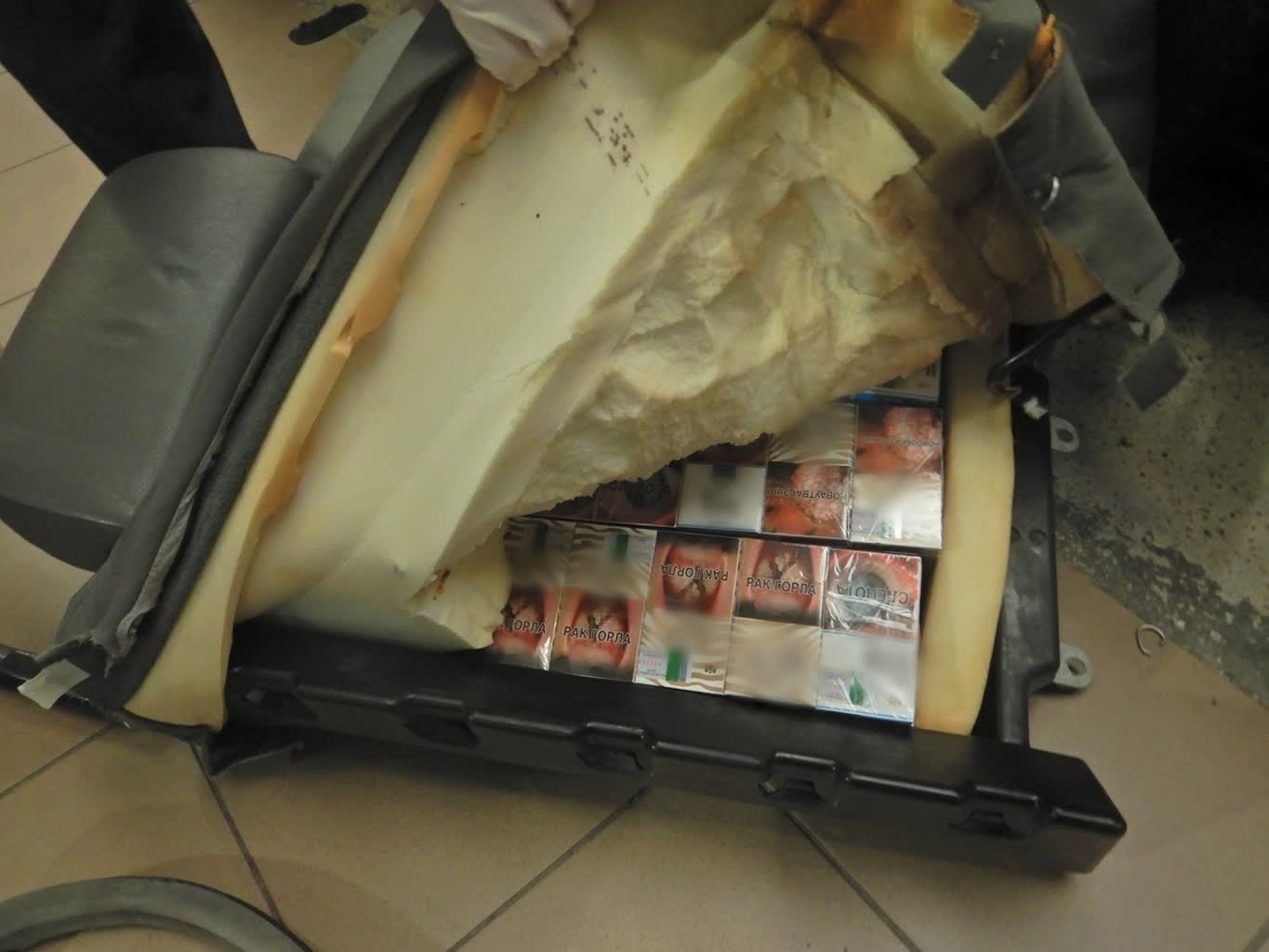 Kolejny sukces KAS. Białoruscy przemytnicy papierosów stracili samochody 3 article (7).jpg