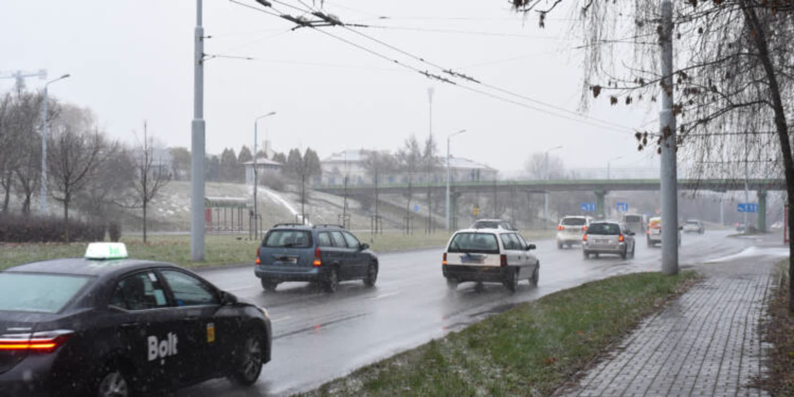 Sytuacja na drogach regionu. Gdzieniegdzie może być ślisko