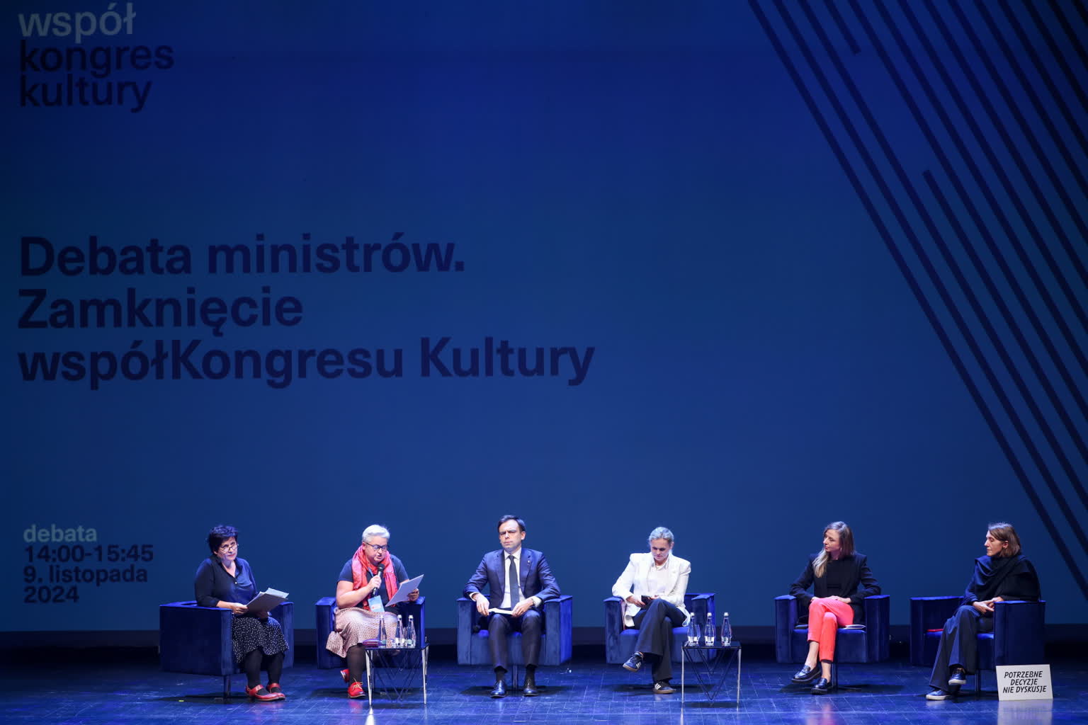 Ministra pracy o oskładkowaniu umów cywilnoprawnych: nie będzie zaskoczeń 2 mid-24b09187.jpg