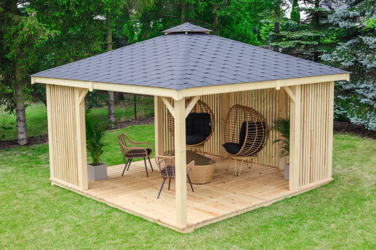 Dlaczego warto postawić na gotowe domki drewniane? 5 powodów 5 altana ogrodowa.jpg