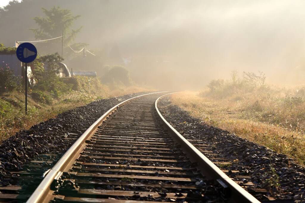 railroad 3317314 1280 2024 08 05 103842 2024 11 19 163825