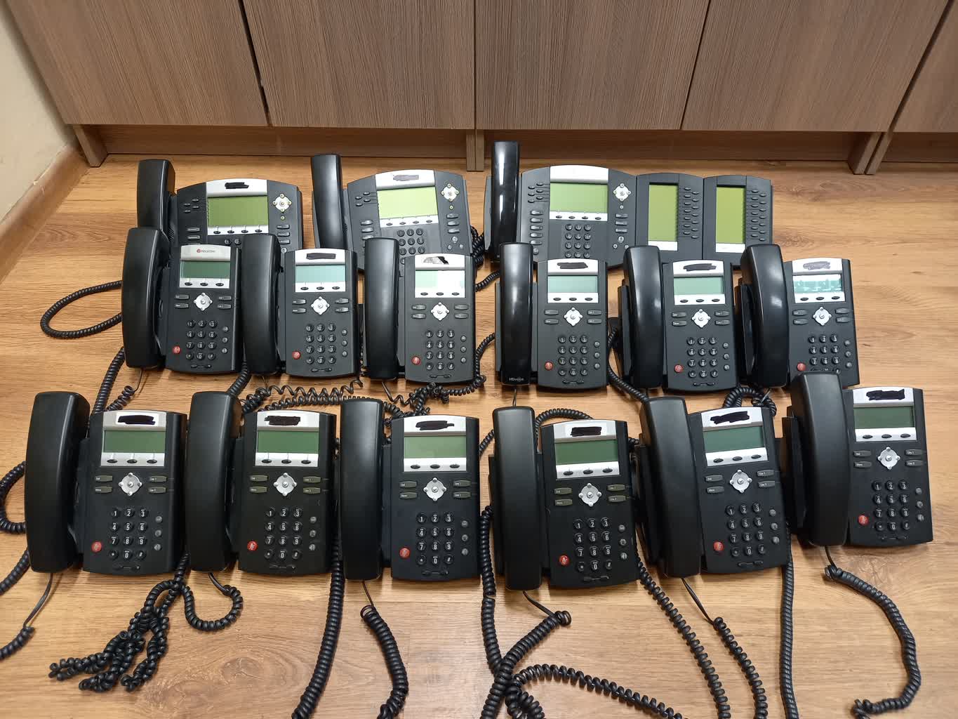 Przetarg Agencji Mienia Wojskowego 2 Telefony.jpg