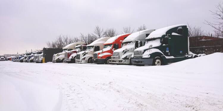 trucks in snow 4021311 1280 2024 11 22 185441