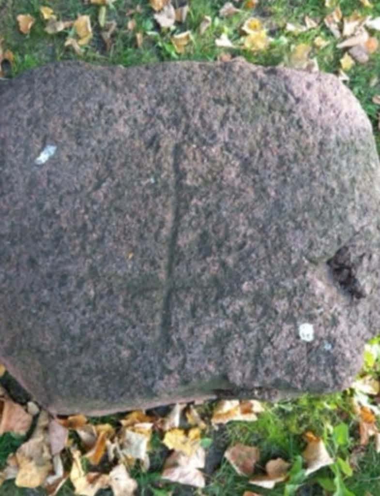 Pozostało tylko szczere pole. Chcą upamiętnić dawny cmentarz 5 zdj5.jpg