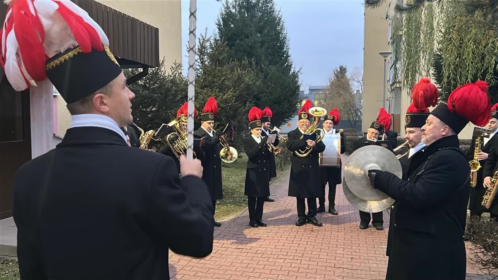 „Świętujemy z godnością, ale martwimy się co dalej”. Barbórka górników z Bogdanki 3 462638829_1281456349733095_3007704048231237412_n.jpg