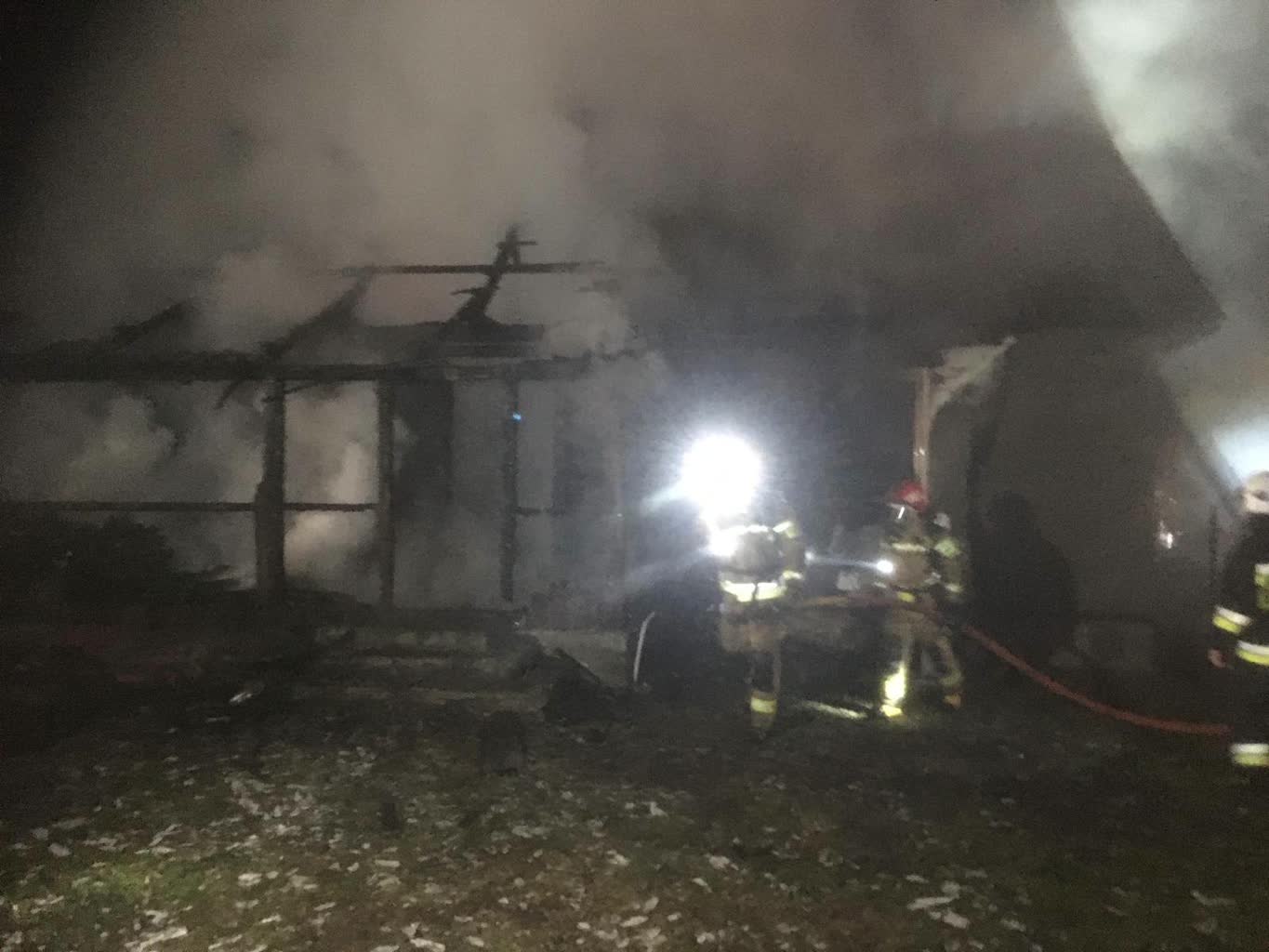 Dwa nocne pożary w regionie. W jednym zginął mężczyzna 2 471200128_628322979553335_5962314693090704620_n.jpg