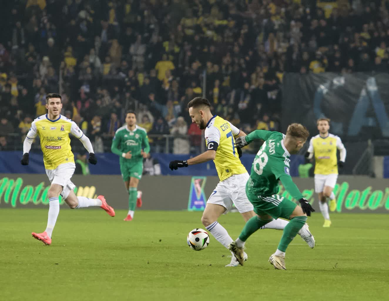 „Jestem z tego bardzo zadowolony". Trener Stolarski o postępach Motoru 2 6k3d7067-2024-12-02-232029.jpg