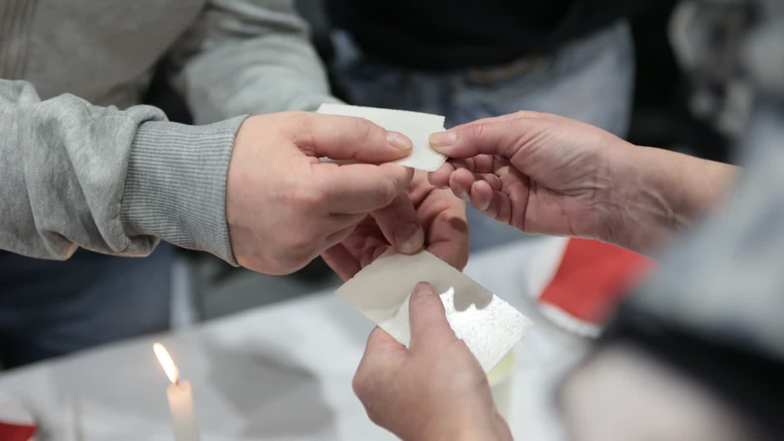 Dzisiaj Wigilia! W Polsce obchodzimy ją od XVIII wieku 2 opłatek.jpg