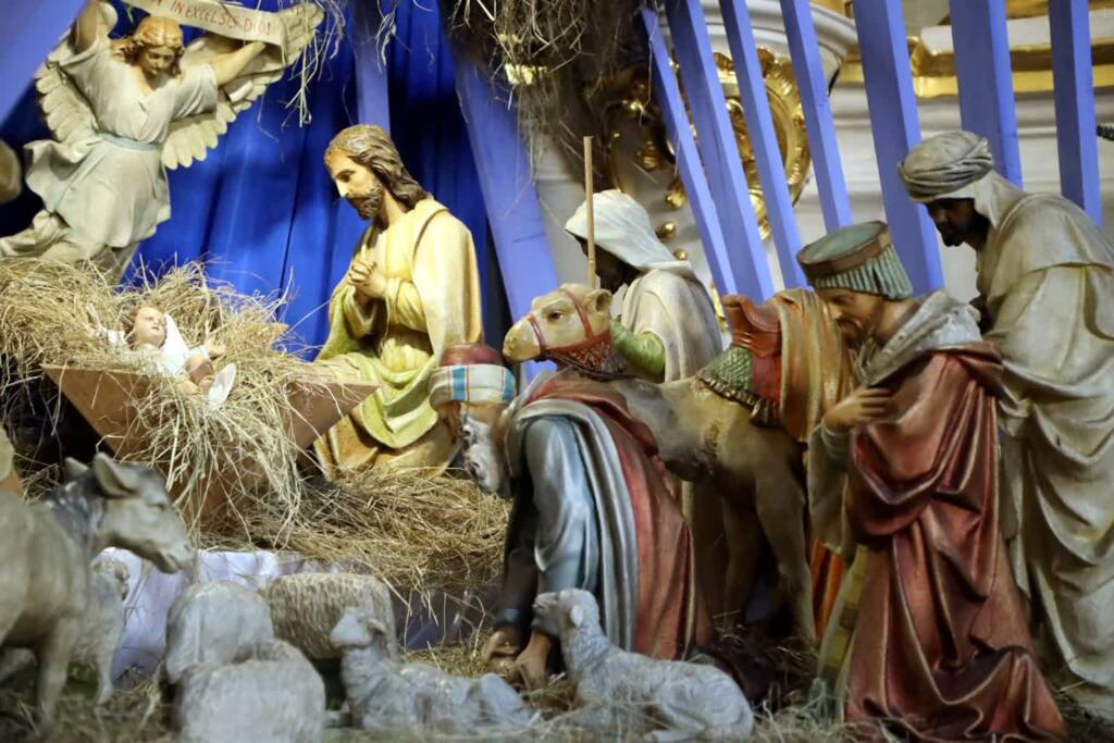 Błogosławieństwo figurek Dzieciątka Jezus w kościele Akademickim KUL 1 pm szopki 251223 005 2023 12 25 141238 2024 12 15 085843