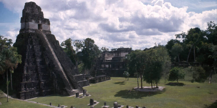 tikal 04 jaguar pyramide 1980 gje 2024 12 05 070519