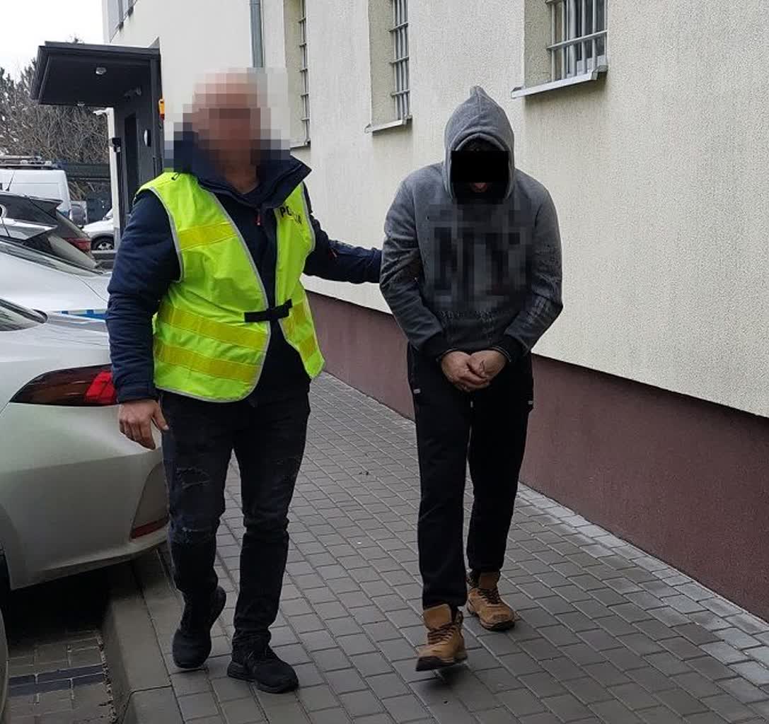 Ukradł tablice rejestracyjne i paliwo. 38-latkowi grozi 5 lat pozbawienia wolności 2 343-258129.jpg