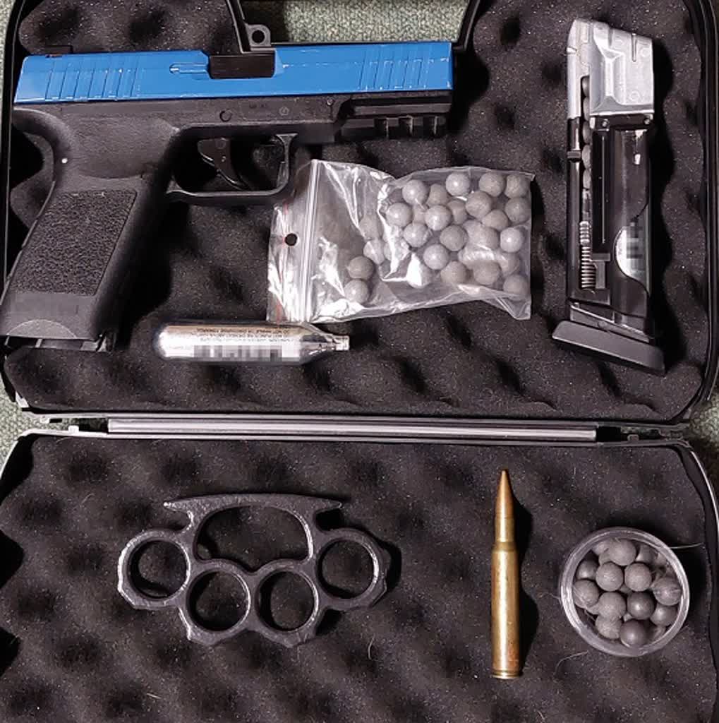 Straszył hulajnogą i pistoletem. A wszystko przez klakson 2 343-258543.jpg