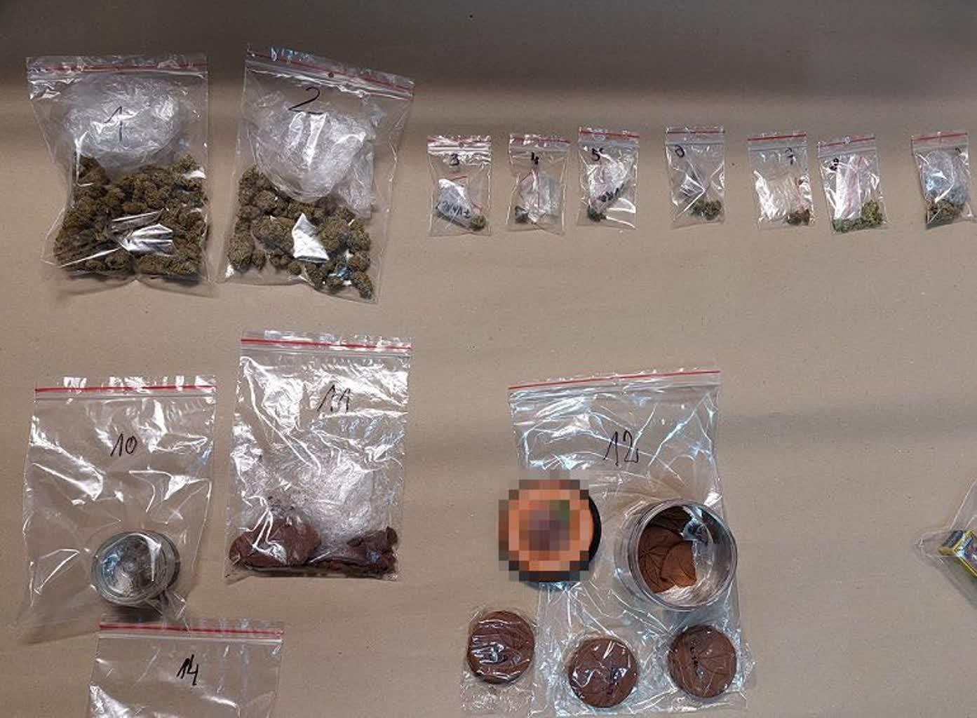 Narkotyki w łakociach. 21-latek odpowie przed sądem 2 343-258784.jpg