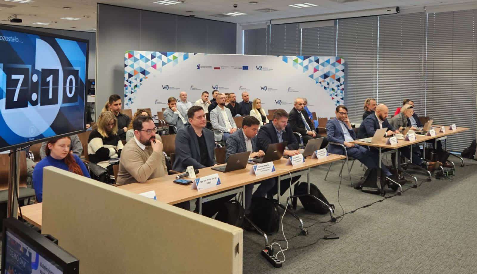 Pomagają rozwinąć skrzydła młodym przedsiębiorcom. Kolejny Demo Day w Puławach 3 472788135_1131423292321991_8617292962405392886_n.jpg