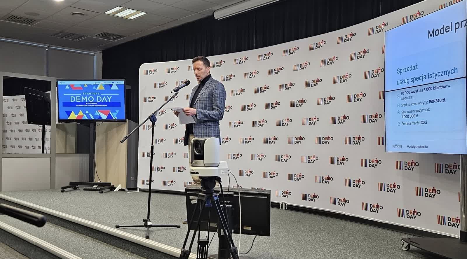 Pomagają rozwinąć skrzydła młodym przedsiębiorcom. Kolejny Demo Day w Puławach 4 472877625_1131423532321967_1602659299343629031_n.jpg