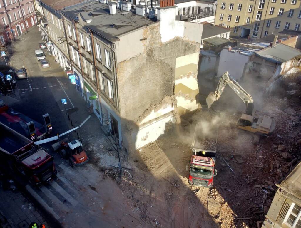 Pomoc dla rodzin po katastrofie budowlanej przy ul. Bernardyńskiej w Lublinie 1 dji 0225 2025 01 23 131649
