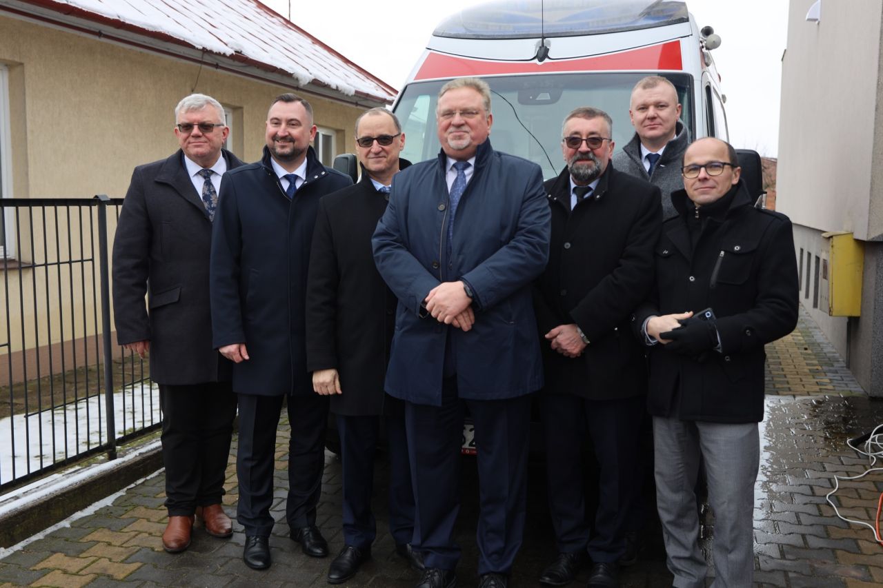 Pomoc przyjdzie szybciej. Ratownicy medyczni w Michowie 2 Michów pogotowie 1.jpg