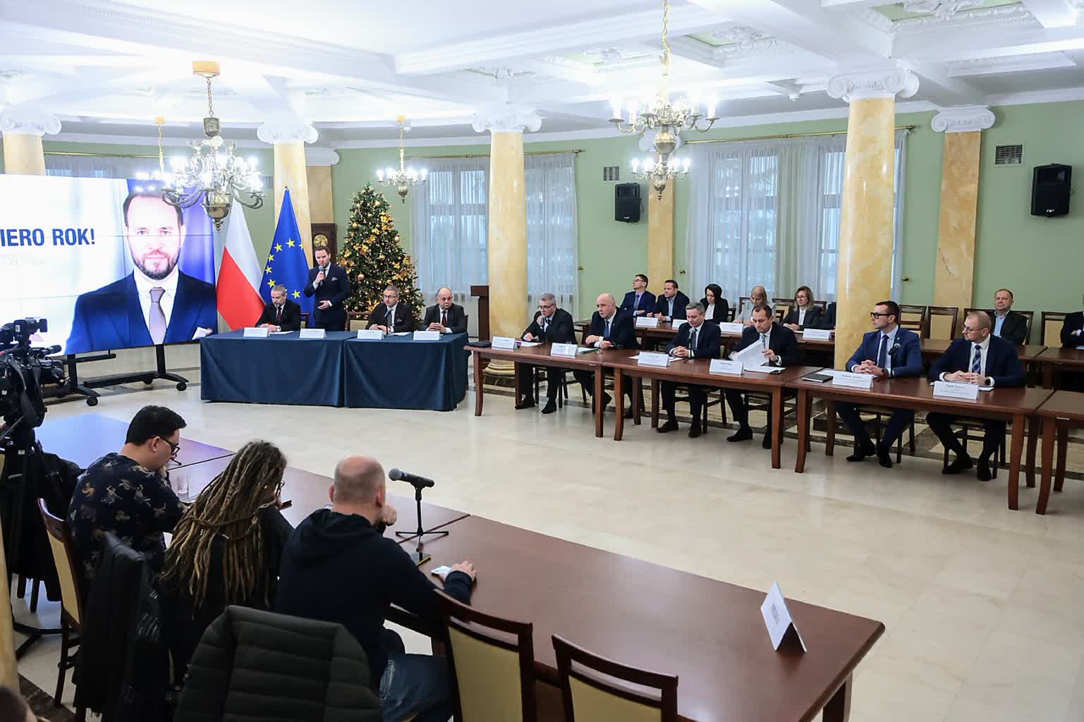 Wojewoda Komorski: To nie był łatwy rok, ale udało się sporo zrobić 2 pm_DYREKTORIAT-070125-016.JPG.jpg