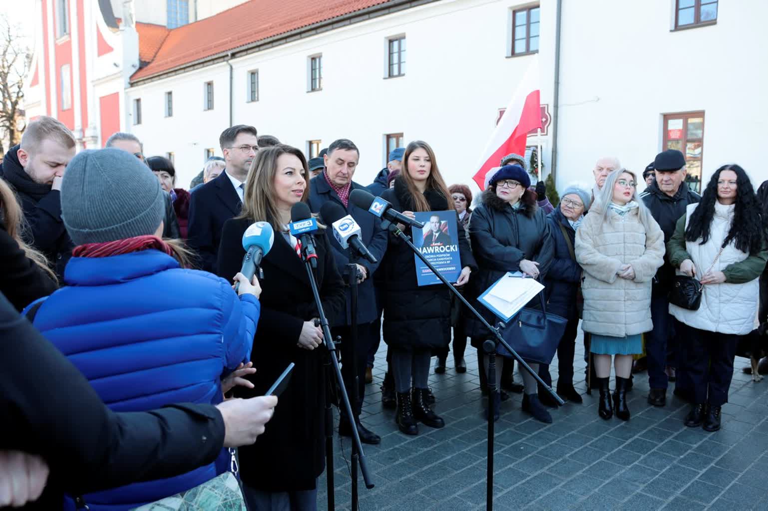 Politycy PiS zbierają podpisy pod kandydaturą Karola Nawrockiego 2 pm_PIS-300125-007.jpg