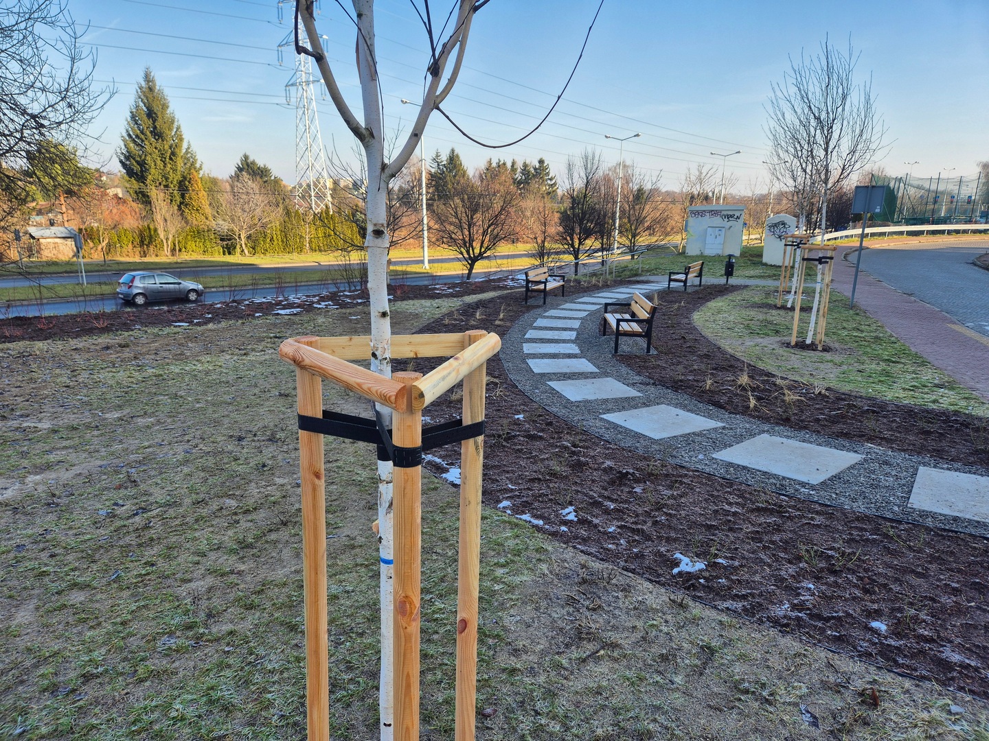 W Lublinie powstały nowe strefy do relaksu 4 Skwer z alejkami na ul. Gęsiej (2).jpg