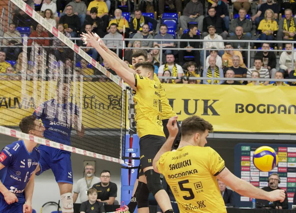 6k3d3709 2025 02 23 235144