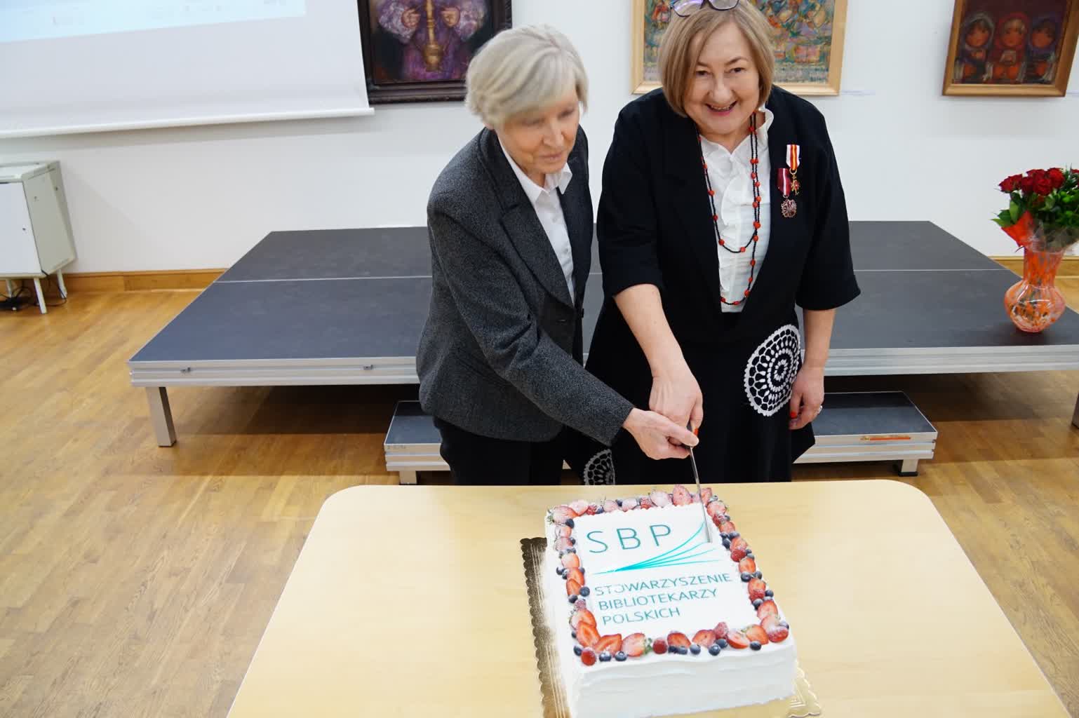 To już 90 lat! Lubelscy bibliotekarze świętują 2 biblio 2.jpg