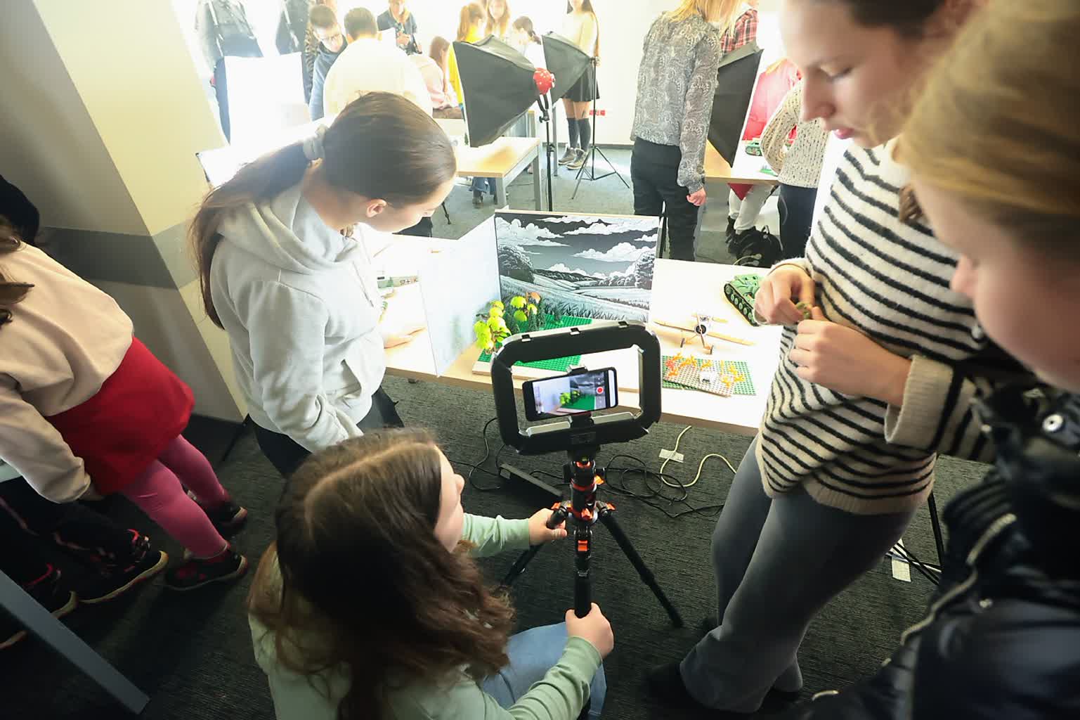 Dzieci poznają najnowszą historię Polski. Ciąg dalszy "Ferii z IPN" 2 ipn-180225-028.jpg-2025-02-18-133837.jpg