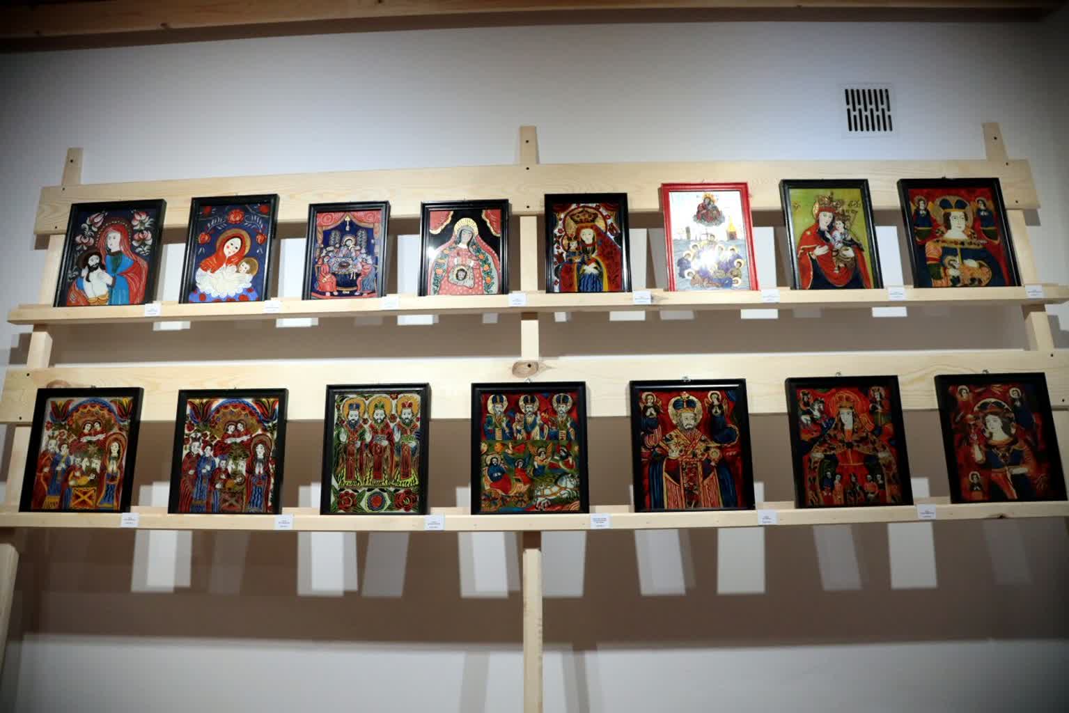 Dzieła sztuki ludowej na wystawie w lubelskim skansenie 2 pm_CERAMIKA-010225-003.jpg