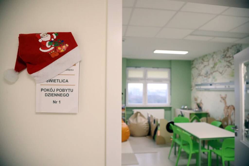 pm usd 101224 004 2025 02 04 100841