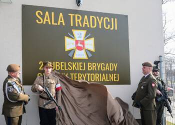 2lbot 070525 007.jpg 2025 03 07 165453