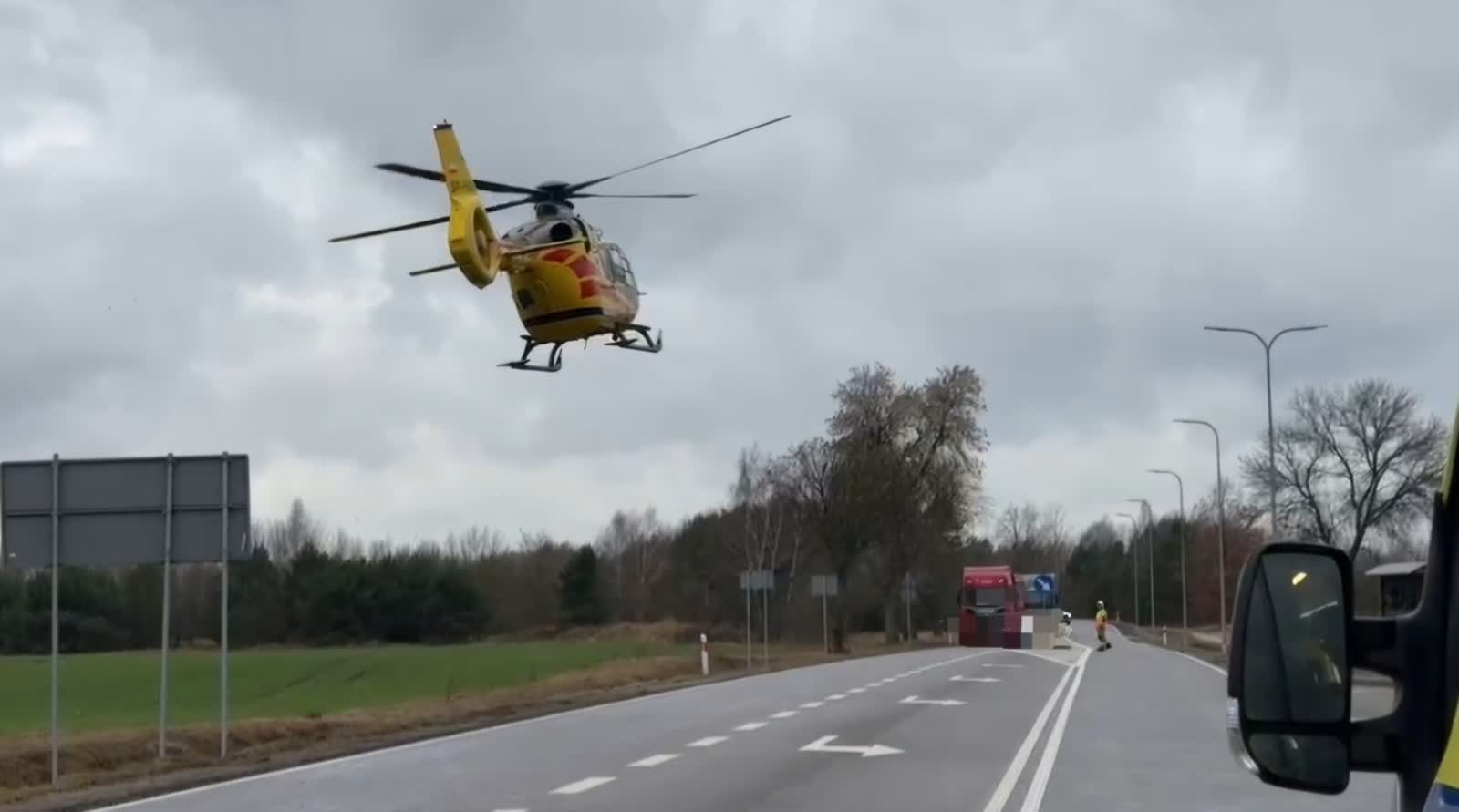 Wypadek na skrzyżowaniu. 19-latka wymusiła pierwszeństwo 3 354-262411.jpg