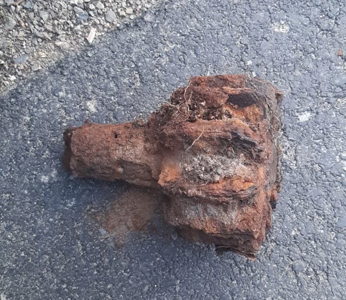 Niebezpieczne znaleziska podczas prac polowych. Trzy interwencje związane z niewybuchami 3 355-262186.jpg