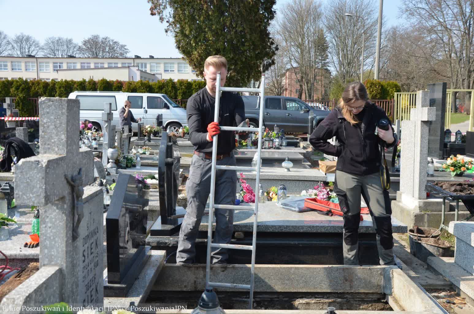 Prace wykopaliskowe na lubelskim cmentarzu. Znaleźli szczątki ofiar terroru 3 487390171_1082226937265772_7733732079889528920_n.jpg